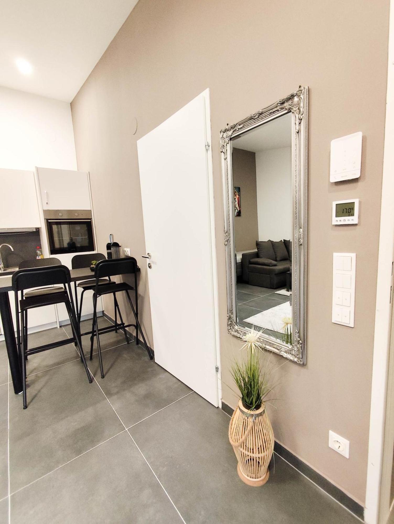 Cozy Apartments In Central Location With Free Parking Вена Экстерьер фото