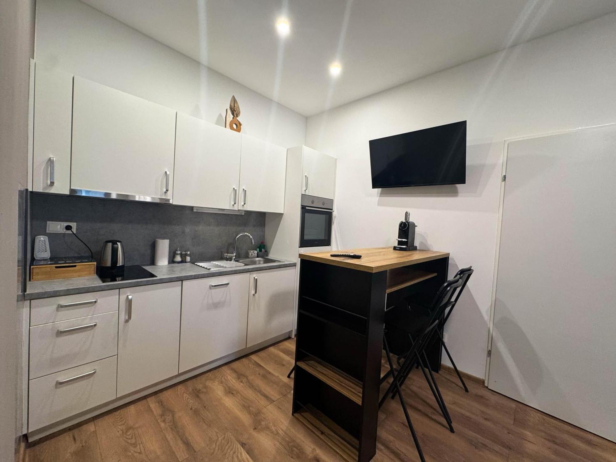 Cozy Apartments In Central Location With Free Parking Вена Экстерьер фото